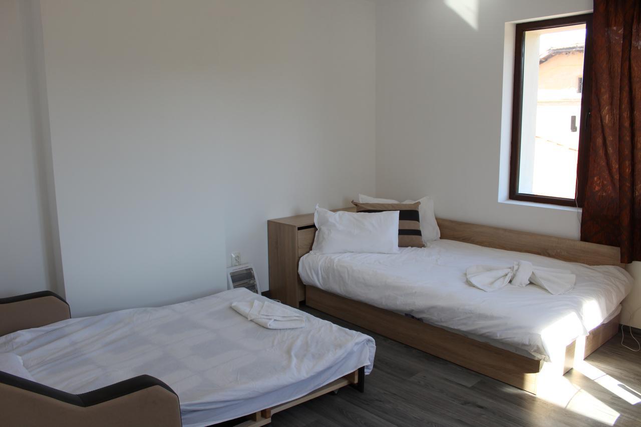 Popovi Koshari Guest House Dolno Panicherevo ภายนอก รูปภาพ